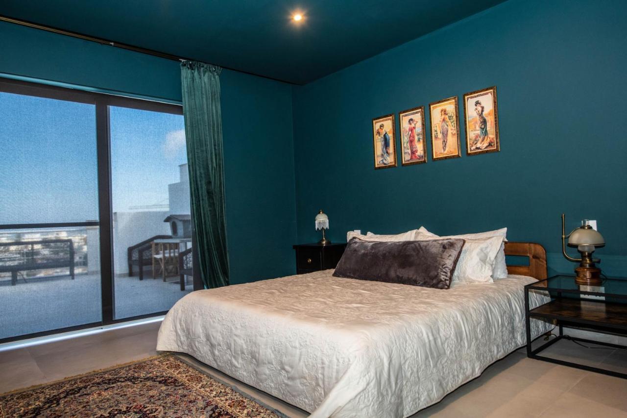 Jaysky Penthouse On Etna Street Apartment