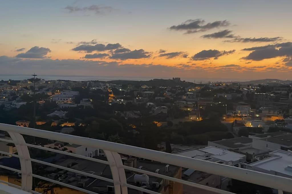 Jaysky Penthouse On Etna Street Appartement