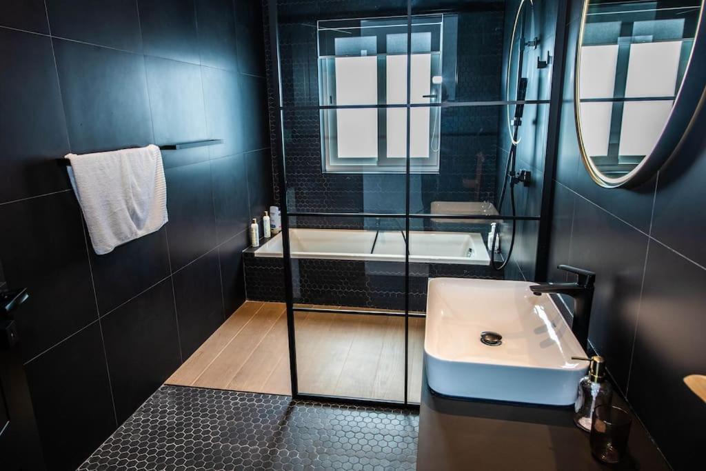 Jaysky Penthouse On Etna Street Apartment