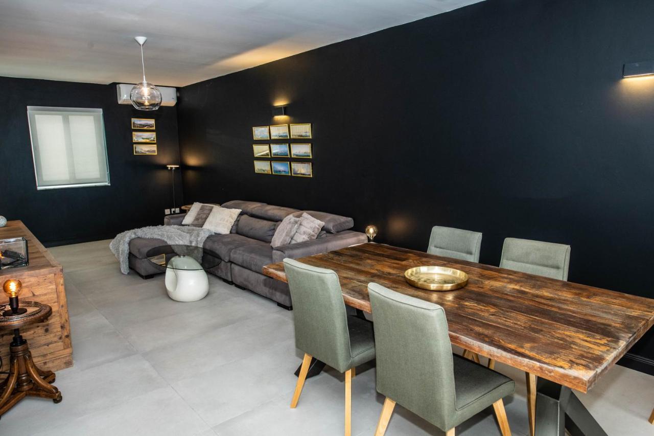 Jaysky Penthouse On Etna Street Apartment *